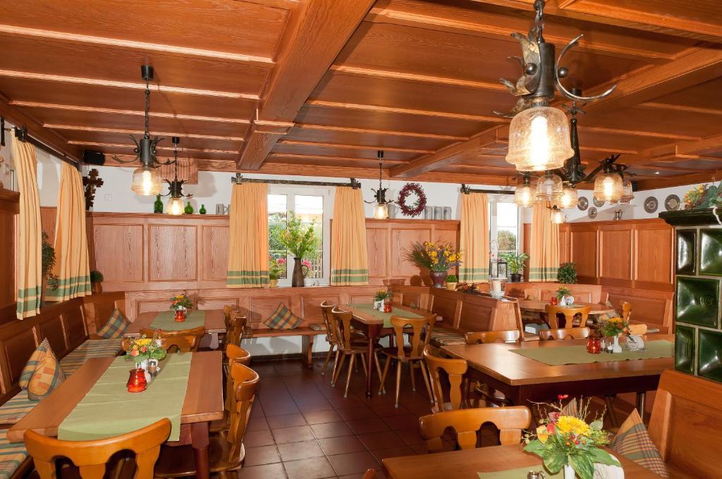Hotel Gasthof Stocker Obertraubling Exterior foto